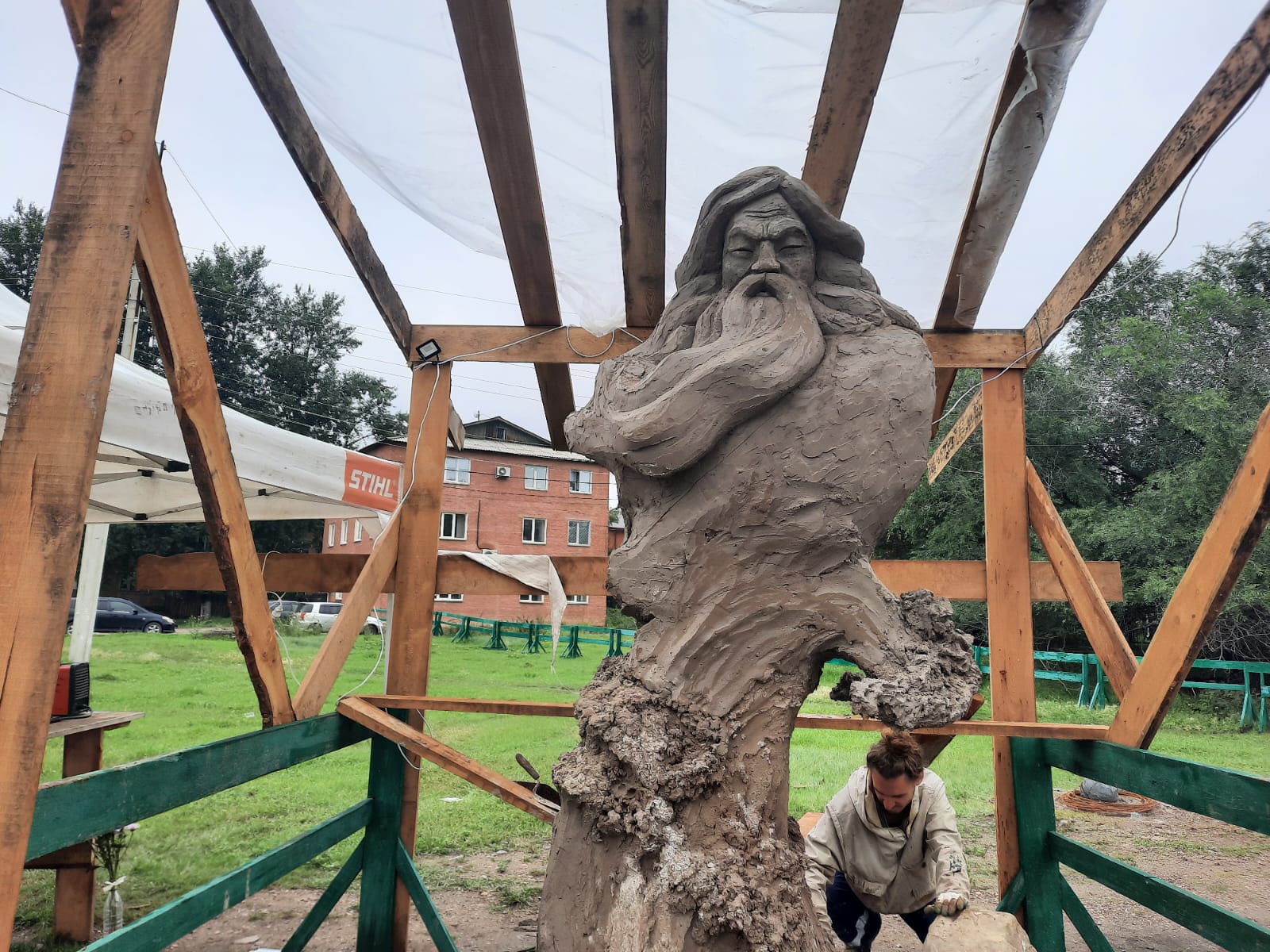 Фестиваль садово-парковой скульптуры проходит в поселке Усть-Ордынский