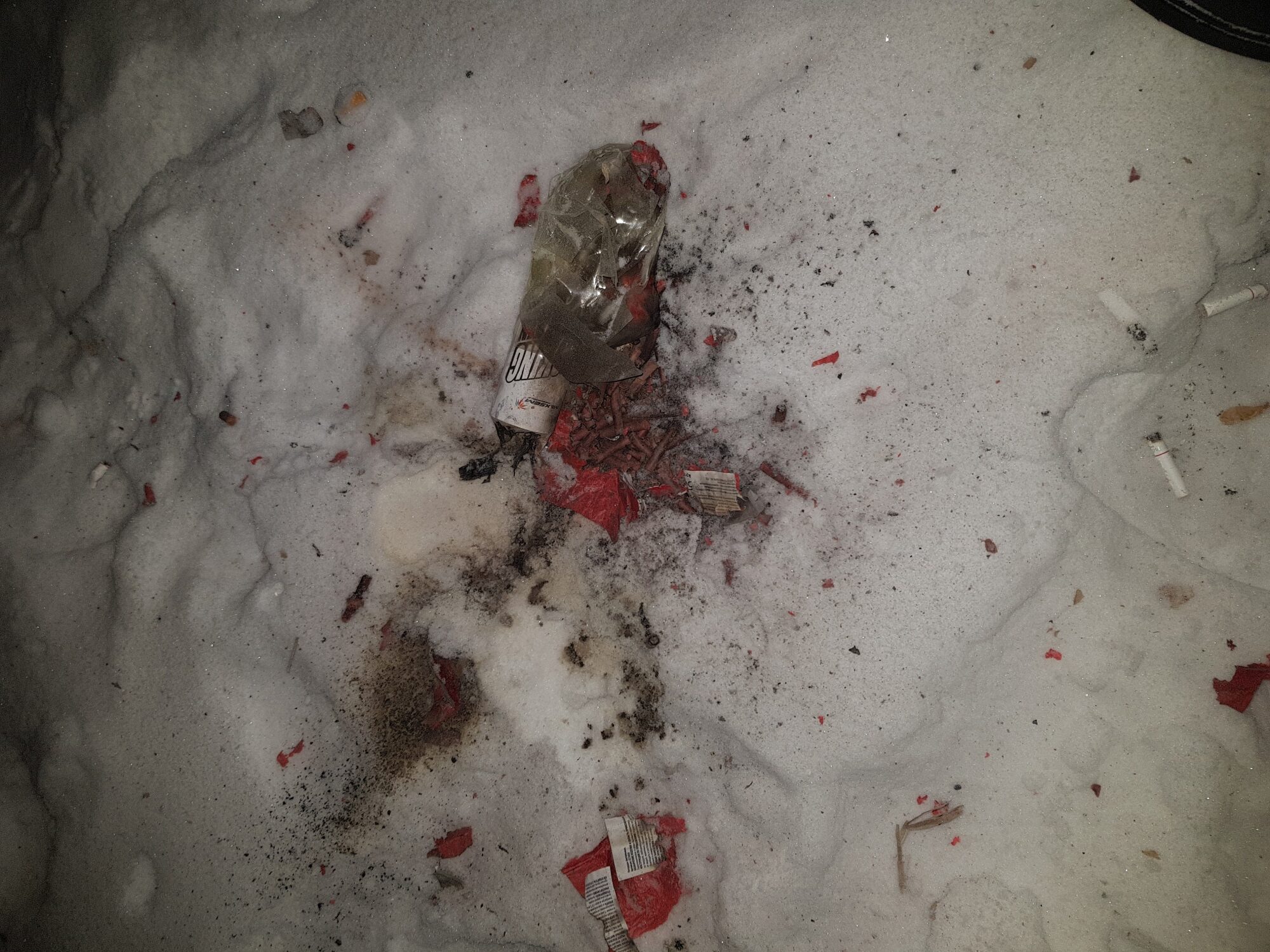 Фейерверк спровоцировал пожар на балконе пятиэтажки в Иркутске