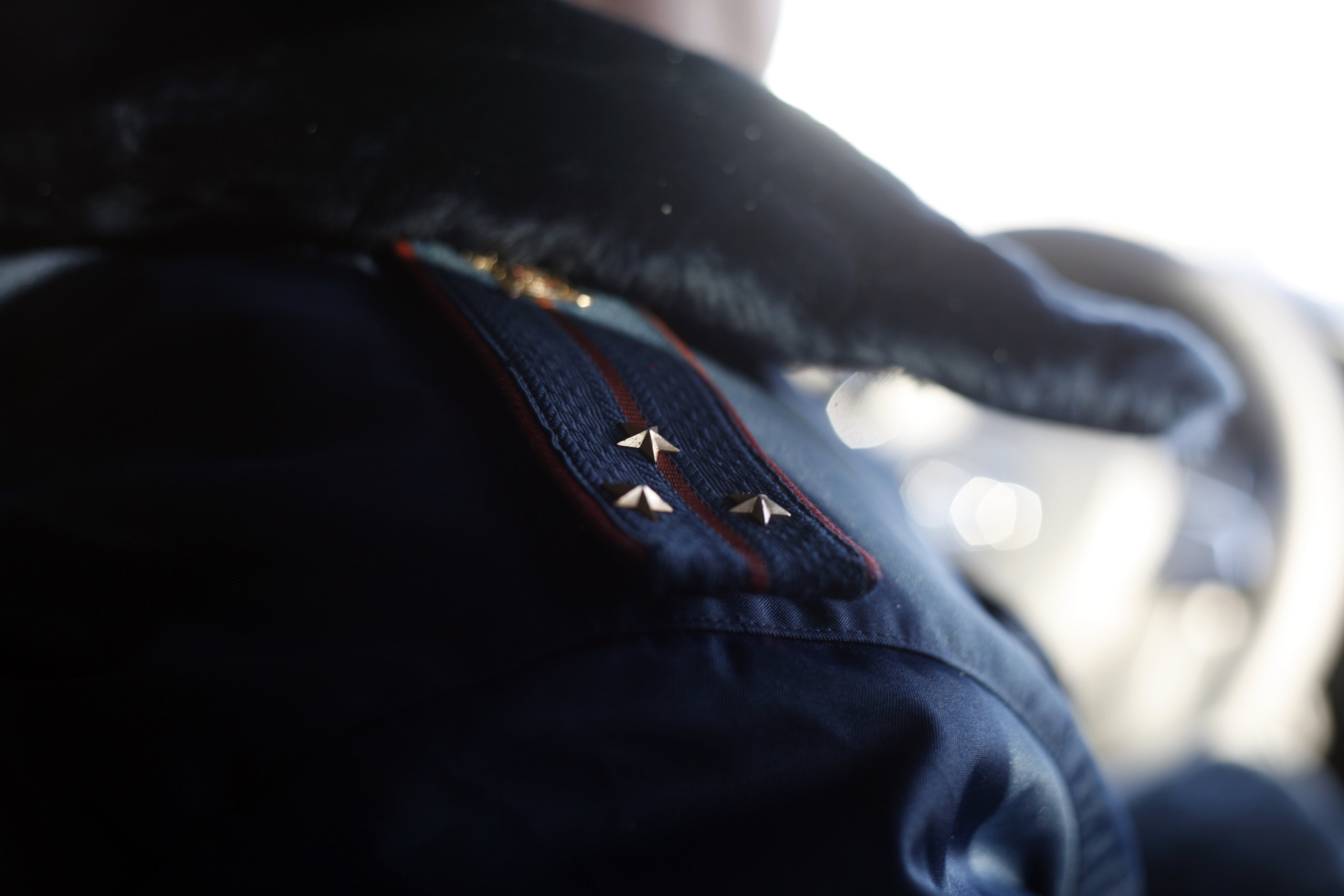 Погон с тремя звёздами на форме