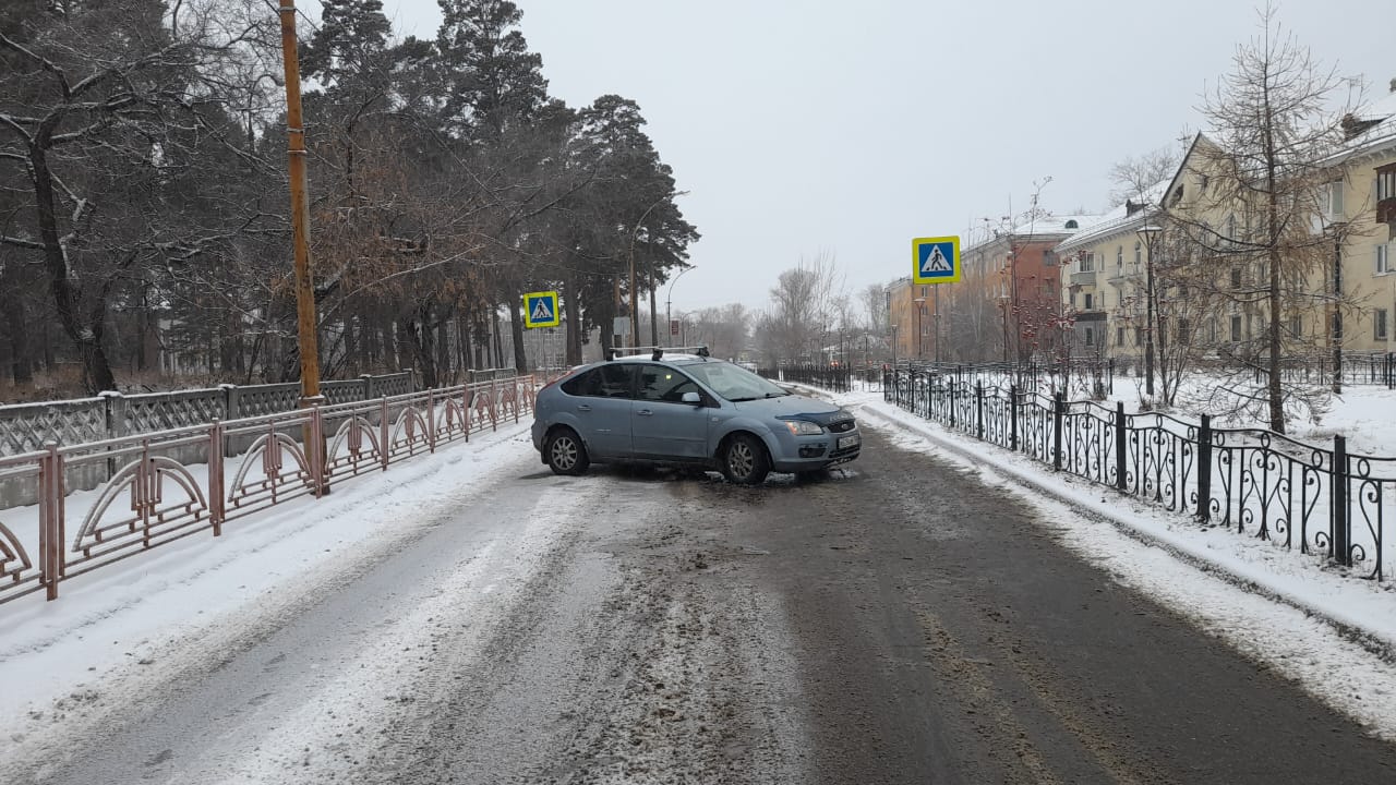 «Форд Фокус» сбил студентку на пешеходном переходе в Ангарске