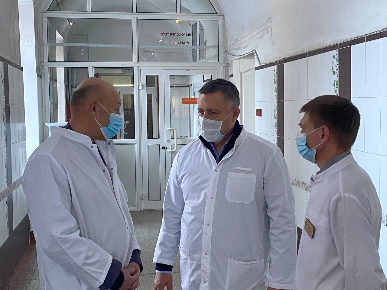 Глава Приангарья вновь посетил военный госпиталь в Иркутске