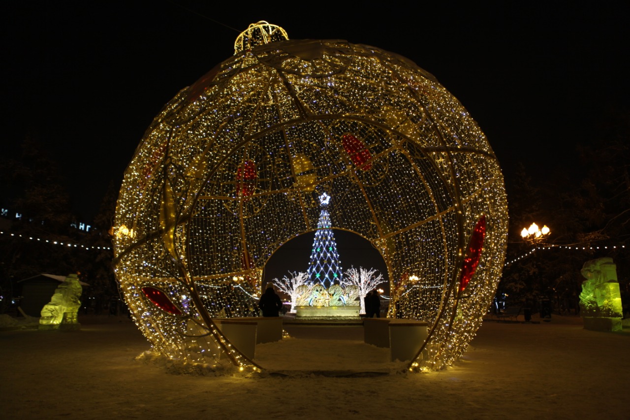 Главную елку Иркутска начнут разбирать 1 февраля