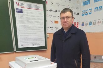 Главврач Иркутской областной станции переливания крови проголосовал на выборах президента