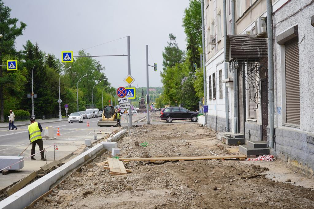 Гранитную плитку толщиной 6 см уложат на улице Карла Маркса в Иркутске