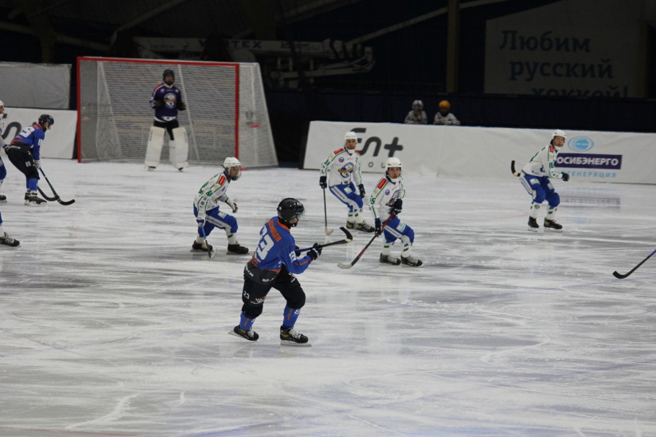 Чемпионат России по хоккею с мячом открылся в Иркутске