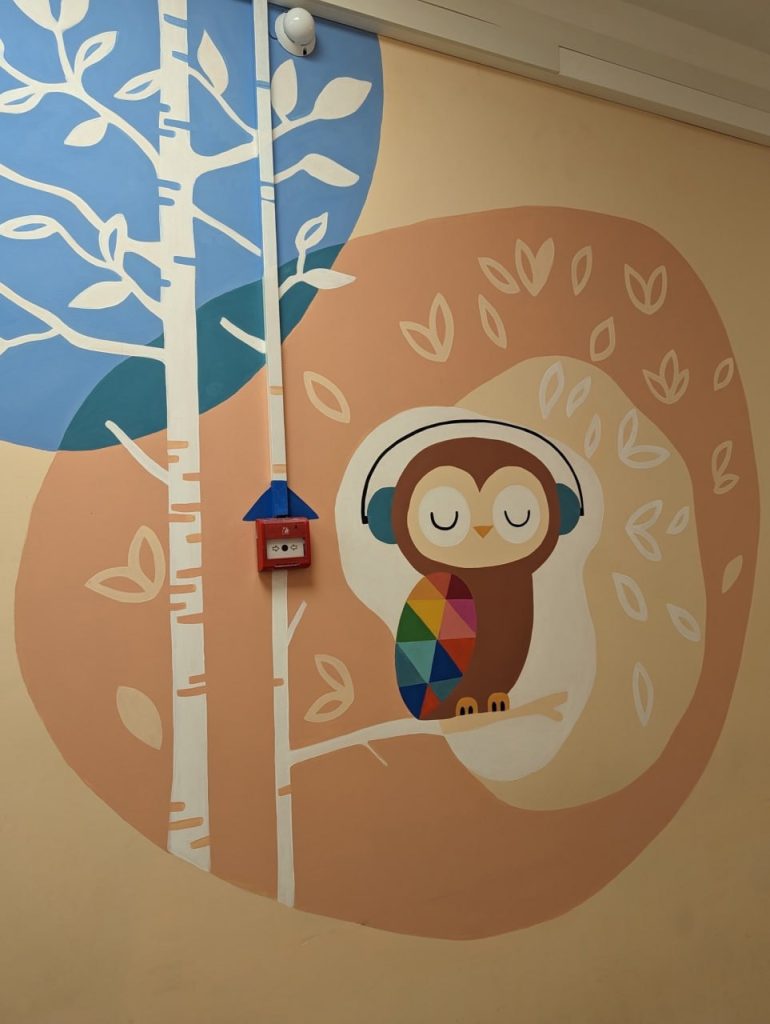 Художники украсили стены детской больницы в Иркутске