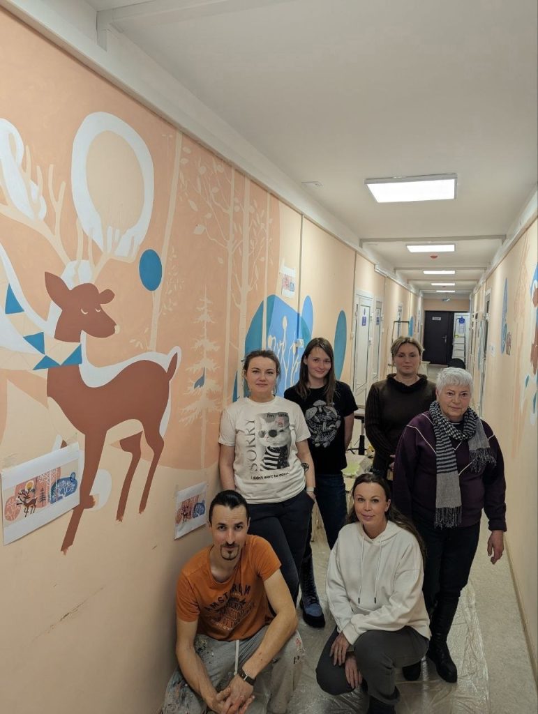 Художники украсили стены детской больницы в Иркутске