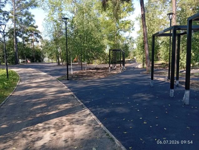 Пешеходные дорожки асфальтируют в Каштаковской роще