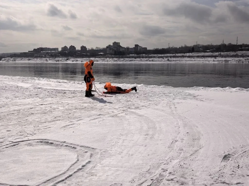 Иркутск проводит уроки безопасного поведения на льду для школьников