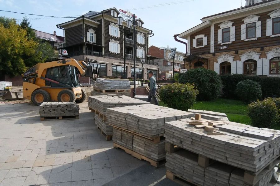 В 130-м квартале Иркутска заменят почти 800 квадратных метров плитки