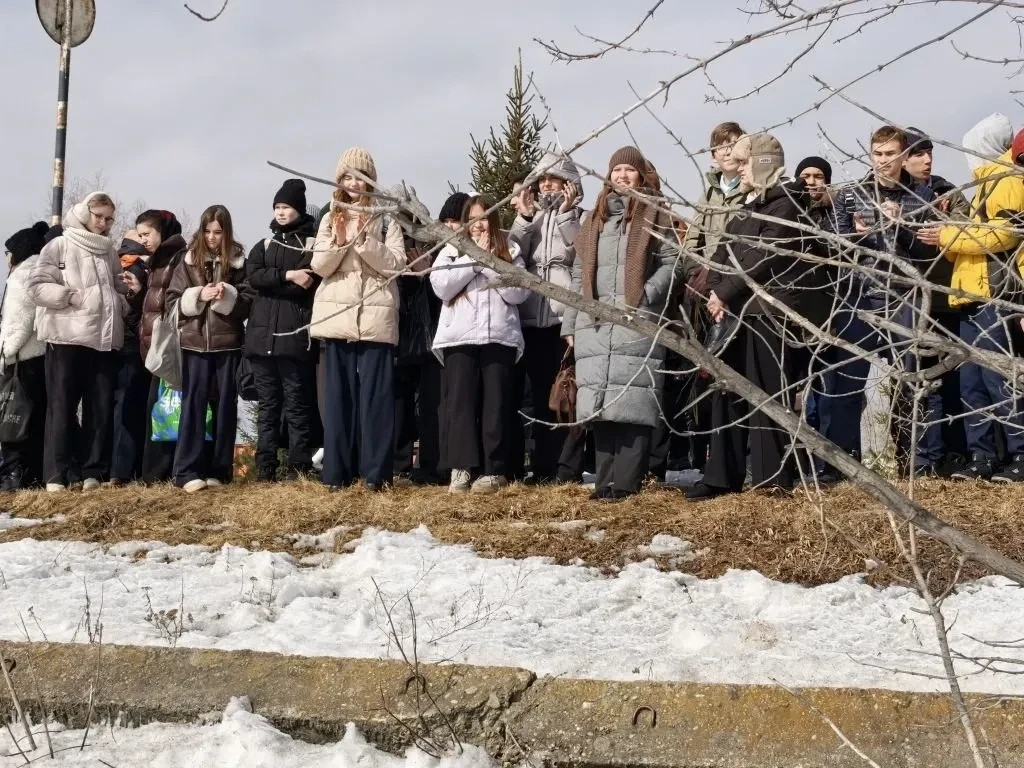 Иркутск проводит уроки безопасного поведения на льду для школьников