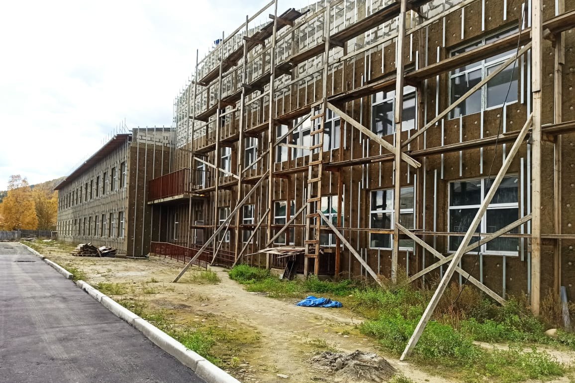 Игорь Кобзев: Новое здание школы в поселке Мамакан необходимо открыть к 1 сентября 2023 года