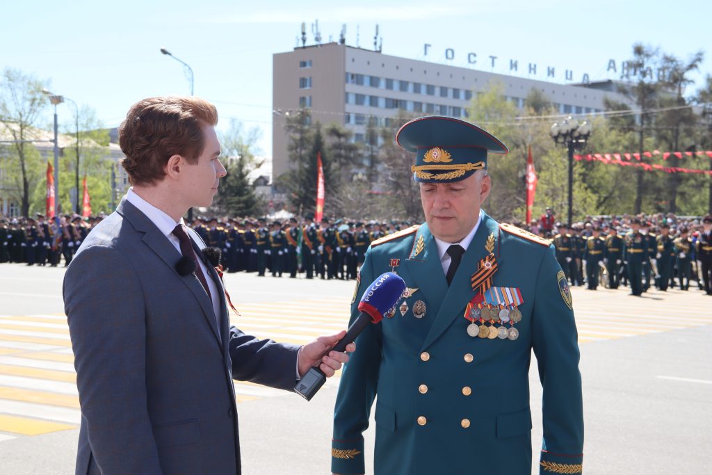 Военная мощь и праздничная атмосфера: фоторепортаж с парада Победы в Иркутске