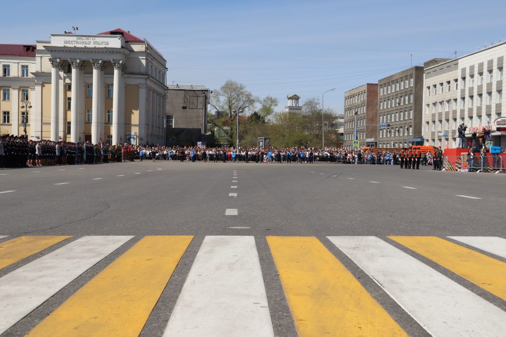 Военная мощь и праздничная атмосфера: фоторепортаж с парада Победы в Иркутске
