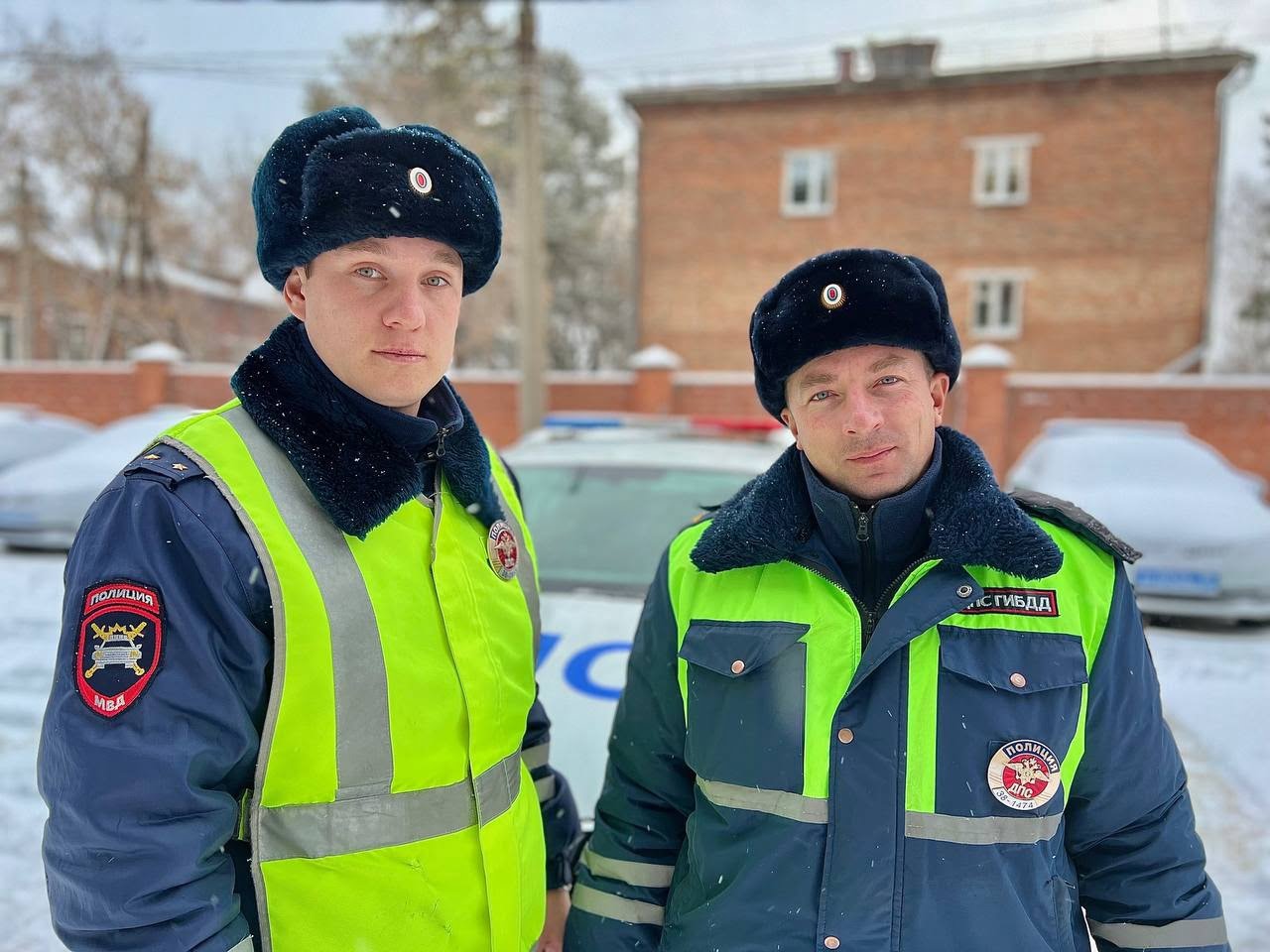 Инспекторы ДПС помогли доставить в больницу Иркутска задыхавшегося младенца