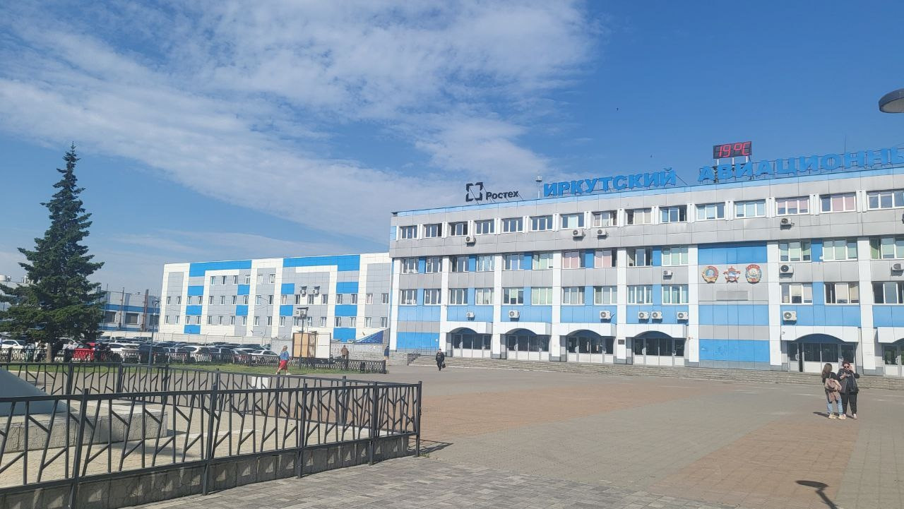 Модернизированный Як-130М показали Путину на иркутском авиазаводе