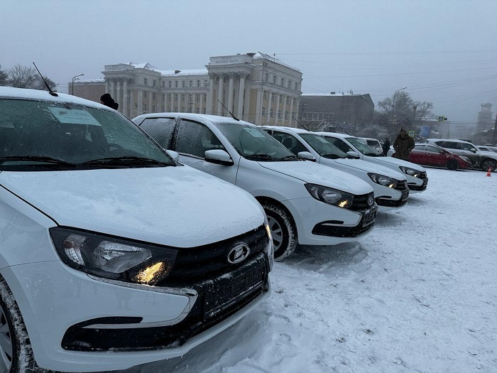 Irkutskaya Rayonnaya Bolnitsa Poluchila Shest Novyh Avtomobiley