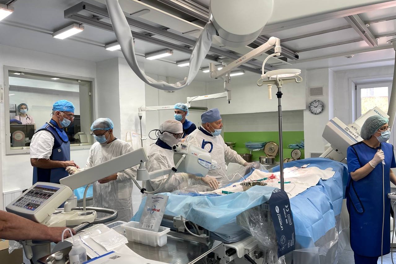 Иркутские хирурги освоили малотравматичную методику устранения порока сердца у детей