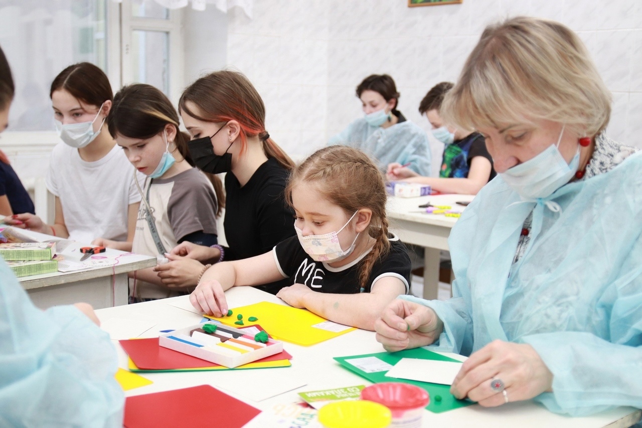 Иркутские студенты провели мастер-классы для пациентов детской больницы