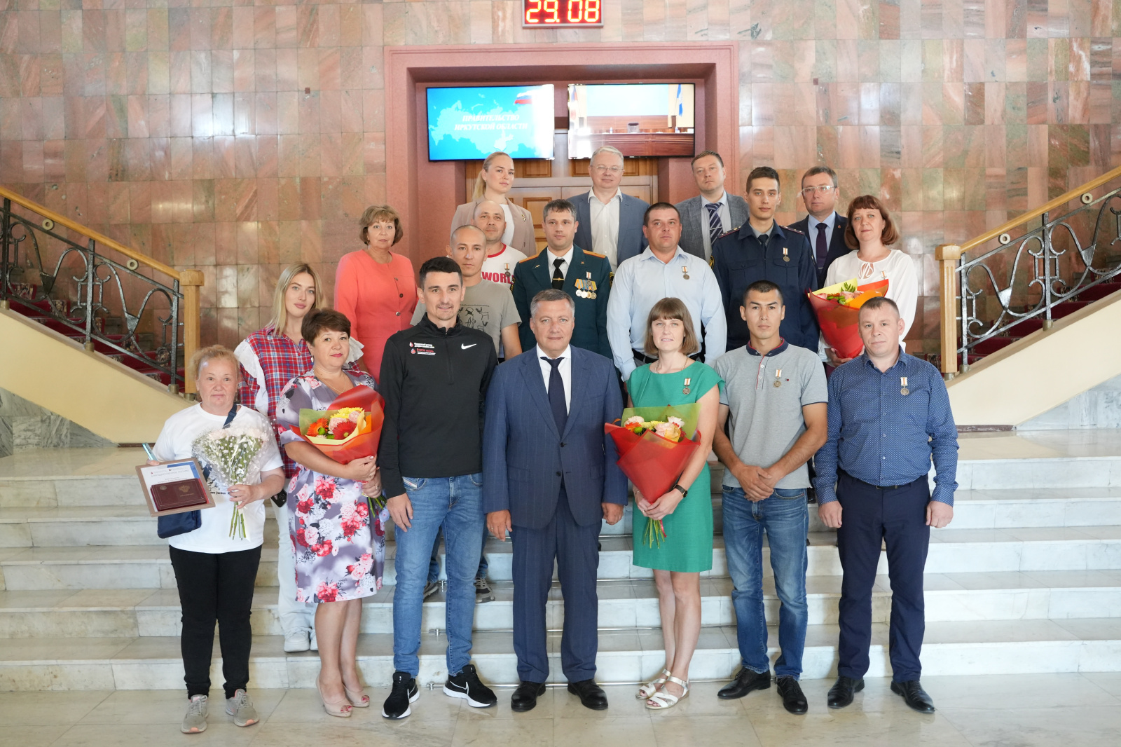 Иркутских доноров костного мозга наградили медалями ФМБА России