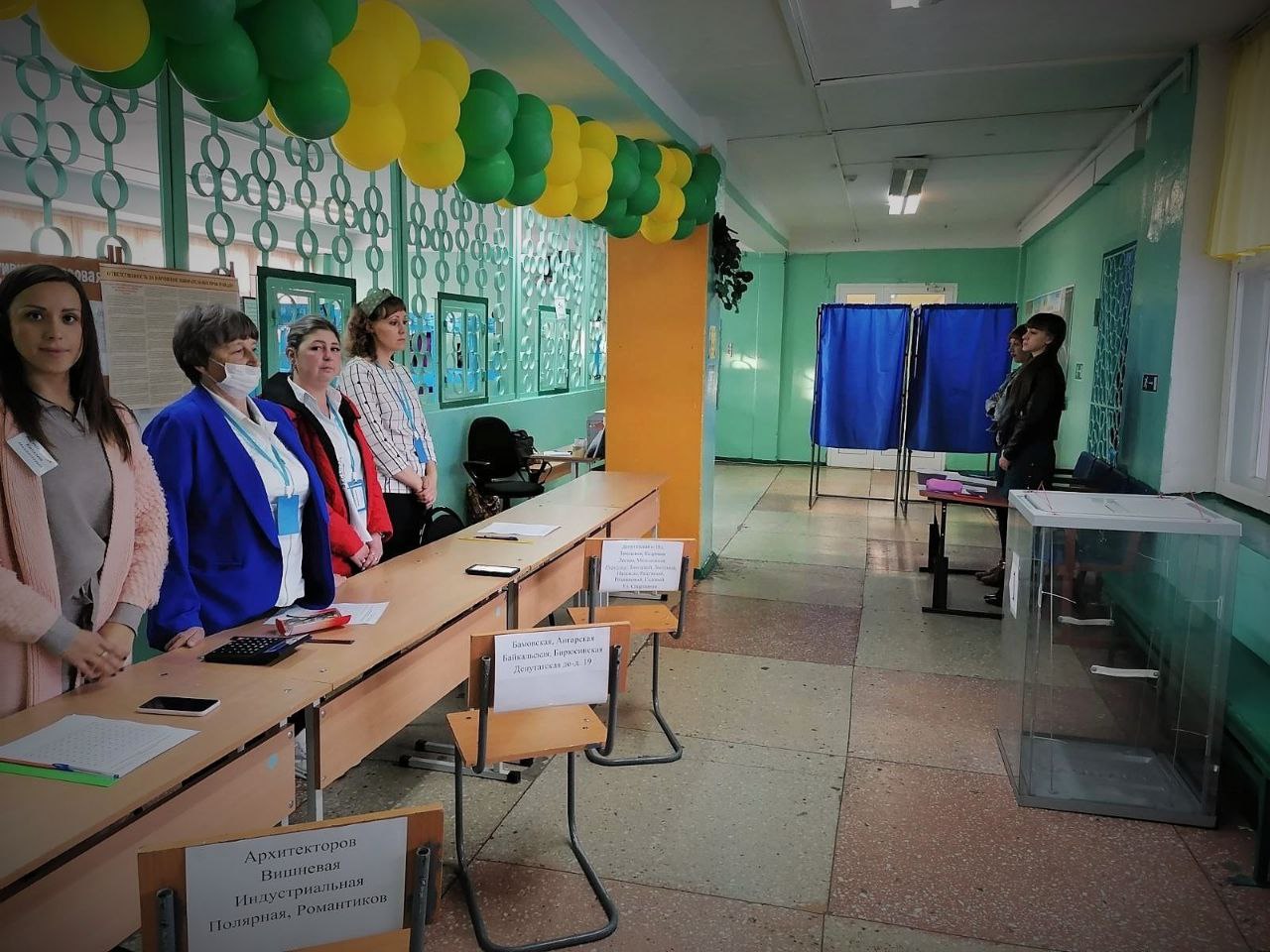 Избирательные участки в Приангарье открыты до восьми часов вечера