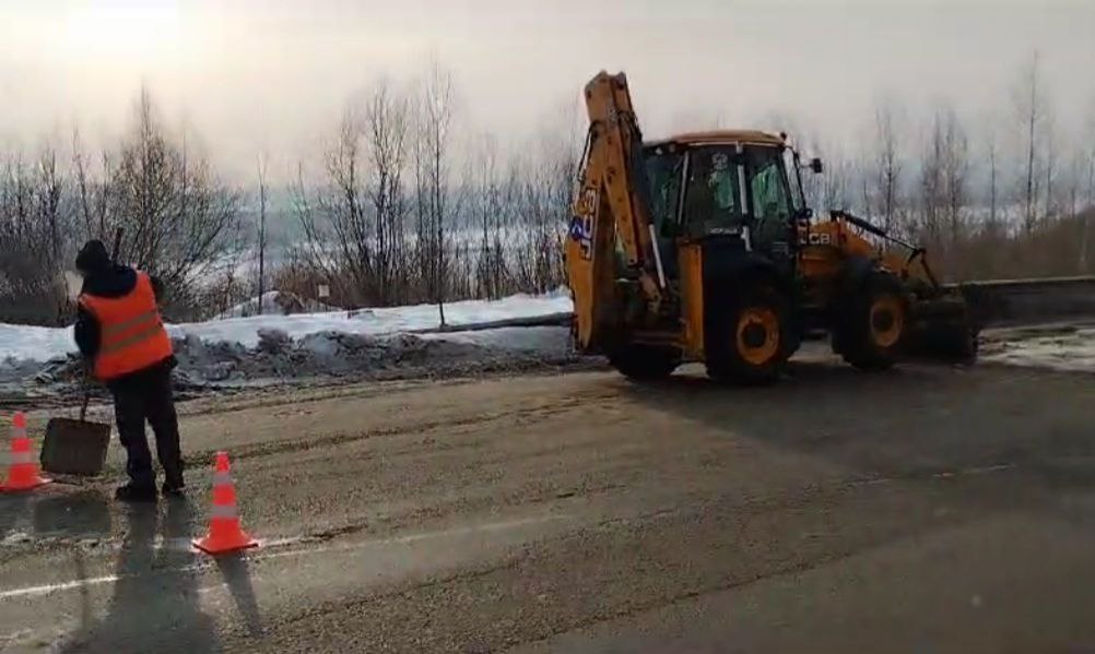 Kommunalnuyu Avariyu Ustranyayut Na Ulitse Verhnyaya Naberezhnaya V Irkutske