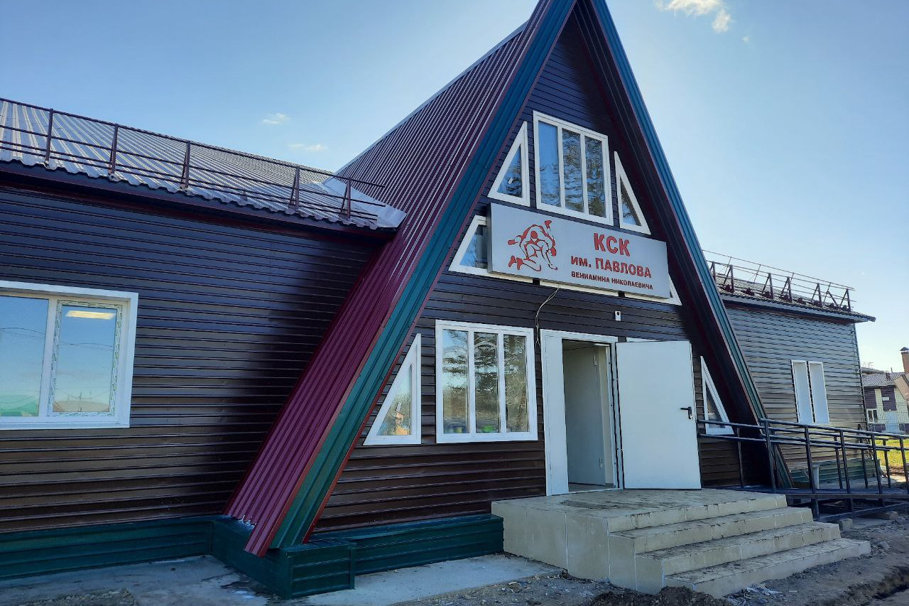 Культурно-спортивный комплекс заканчивают ремонтировать в Хоготе в Иркутской области