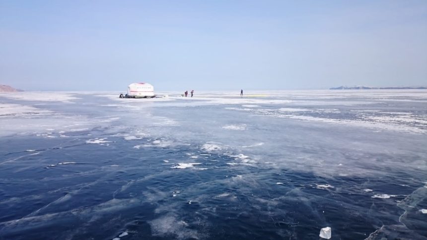 Ледовая обстановка на Байкале пока не позволяет открыть дорогу на Ольхон