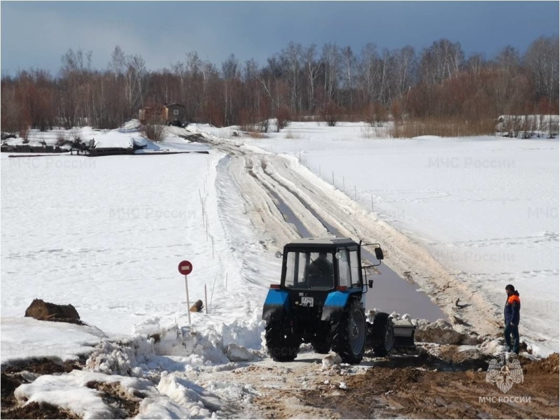 Ледовую переправу закрыли на реке Иркут в Введенщине