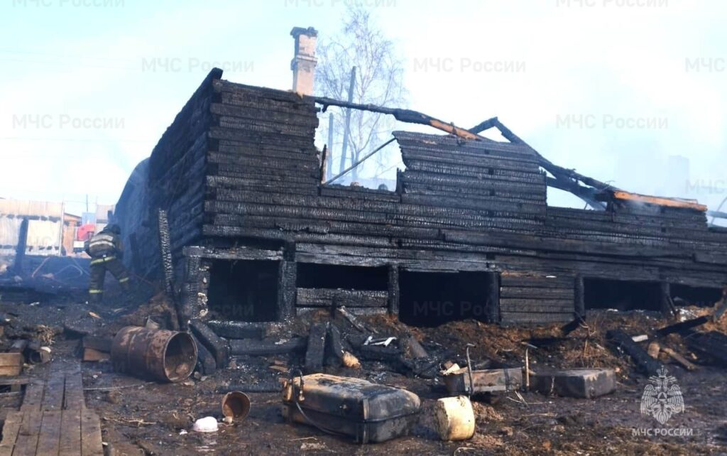Мать и двое детей погибли на пожаре в поселке Магистральный Казачинско-Ленского района