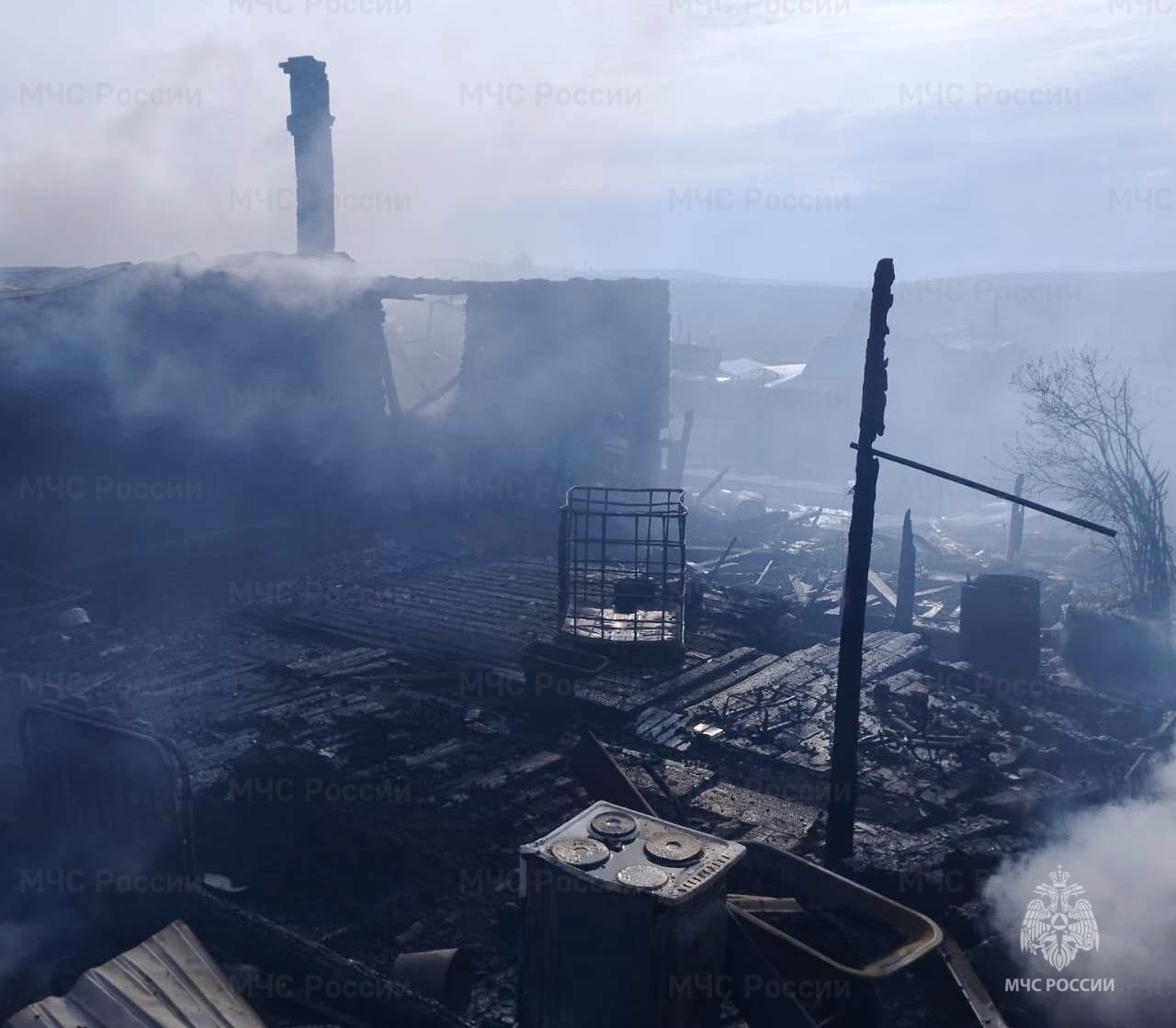 Мать и двое детей погибли на пожаре в поселке Магистральный Казачинско-Ленского района