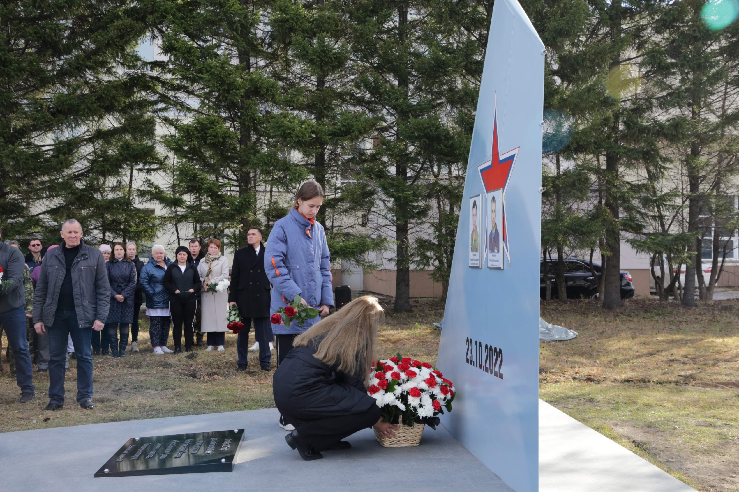 Мемориал погибшим летчикам разбившегося Су-30 в Иркутске установили на территории ИАЗ