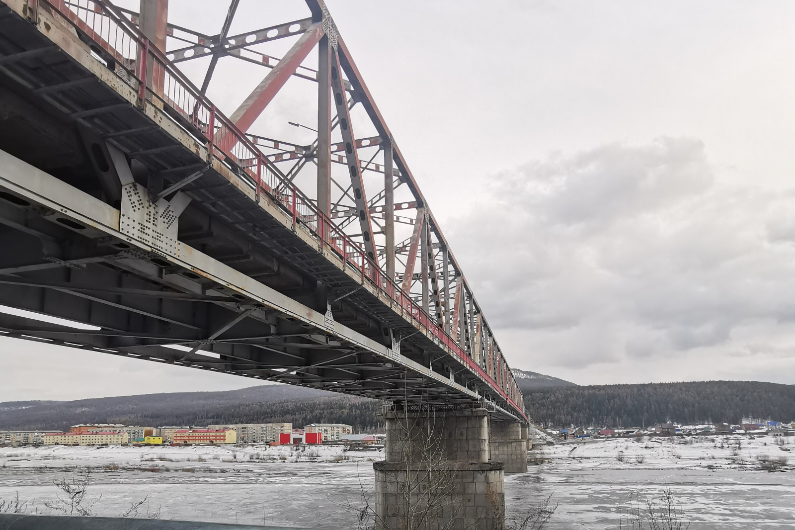 Мост через реку Лена в Усть-Куте начнут ремонтировать в этом году