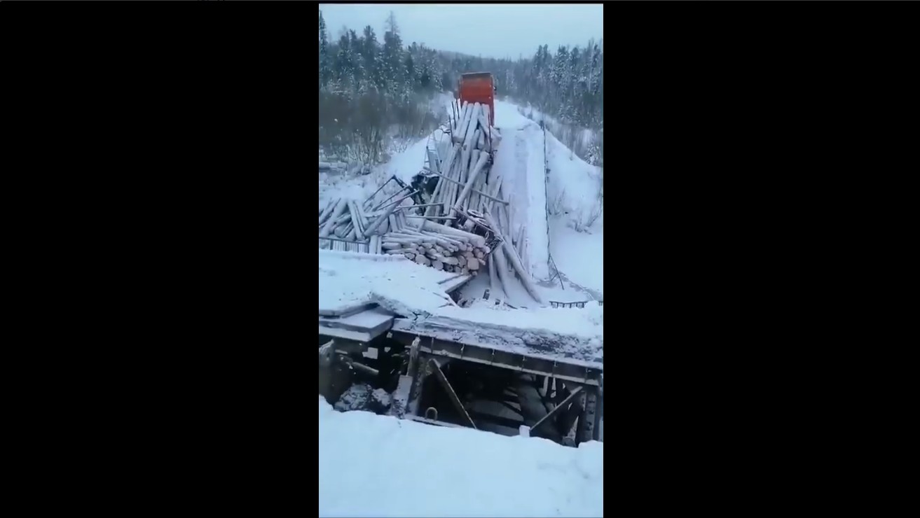 Most Ruhnul Pod Tyazhestyu Lesovoza V Ust Ilimskom Rayone