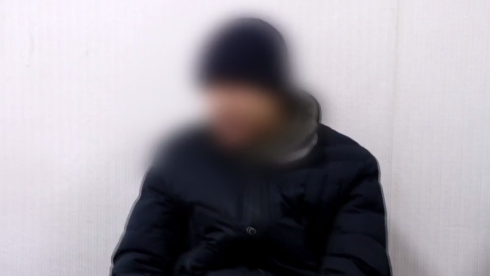 Мужчина ограбил беззащитную пенсионерку в подъезде дома в Черемхово