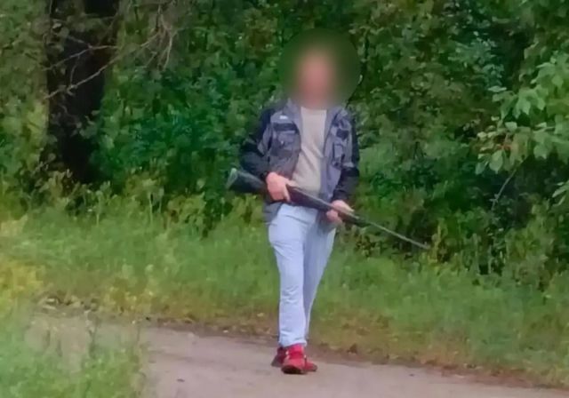 В Усолье-Сибирском мужчина открыл стрельбу по птицам