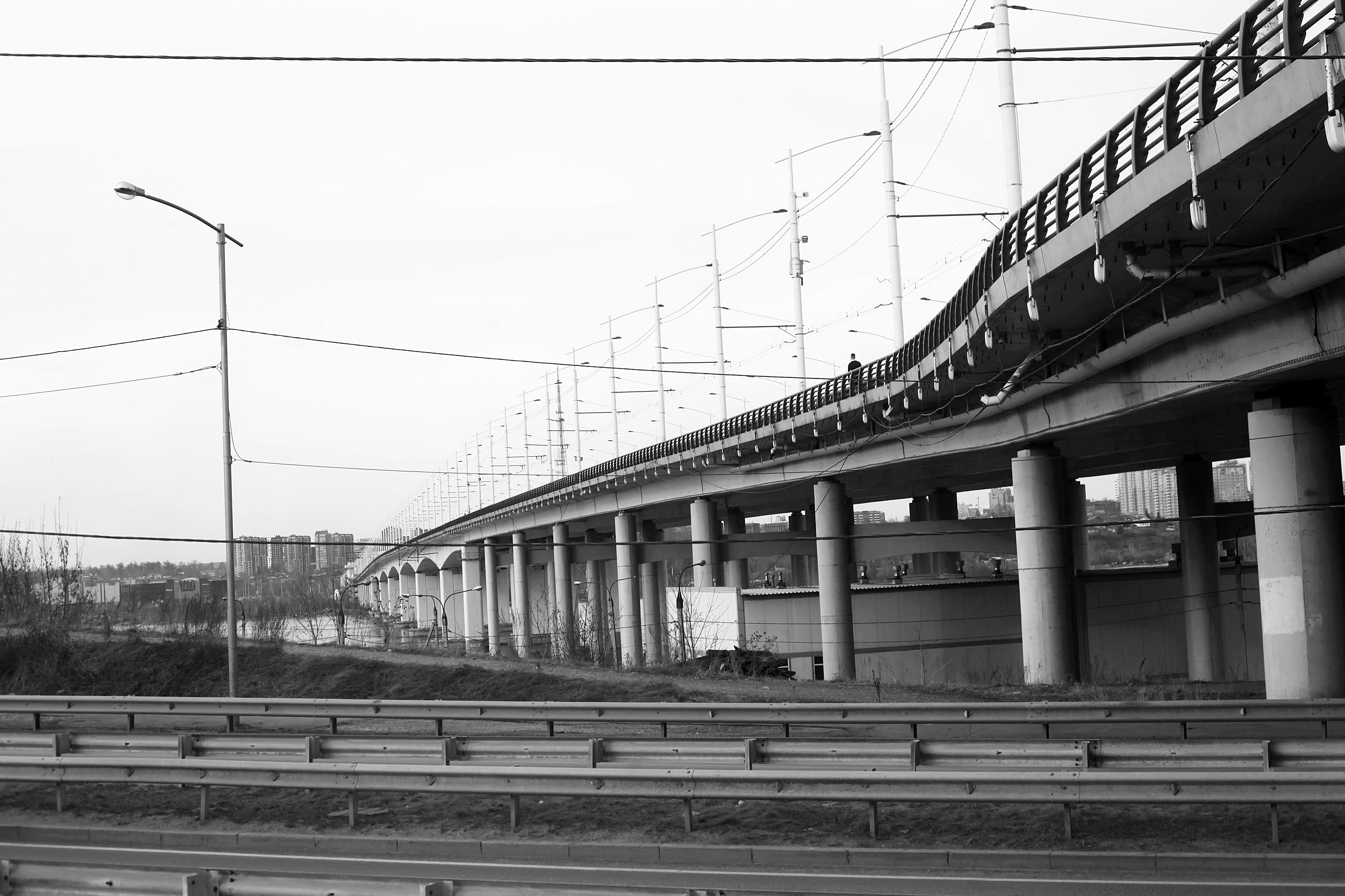 На Академическом мосту в Иркутске пробка из-за ДТП