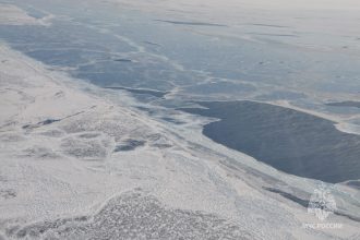 Na Baykale Spasayut Lyudey Okazavshihsya Na Otorvannyh Ldinah