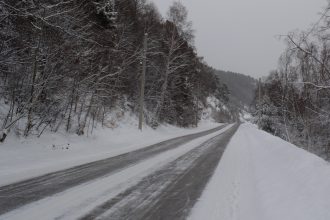 Na Trasse Baykal S 48 Po 78 Km Ogranichili Proezd Dlya Gruzovikov I Avtobusov
