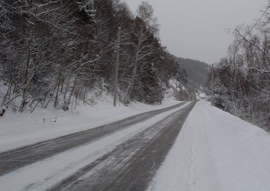 Na Trasse Baykal S 48 Po 78 Km Ogranichili Proezd Dlya Gruzovikov I Avtobusov