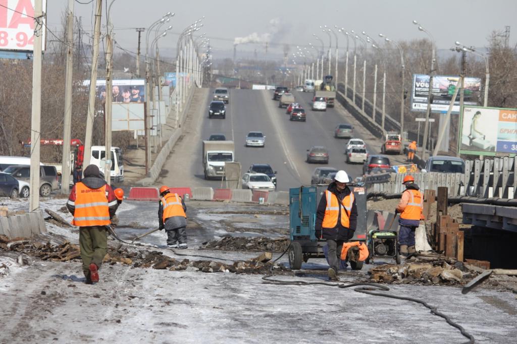 На улице Джамбула в Иркутске началась реконструкция второй половины путепровода