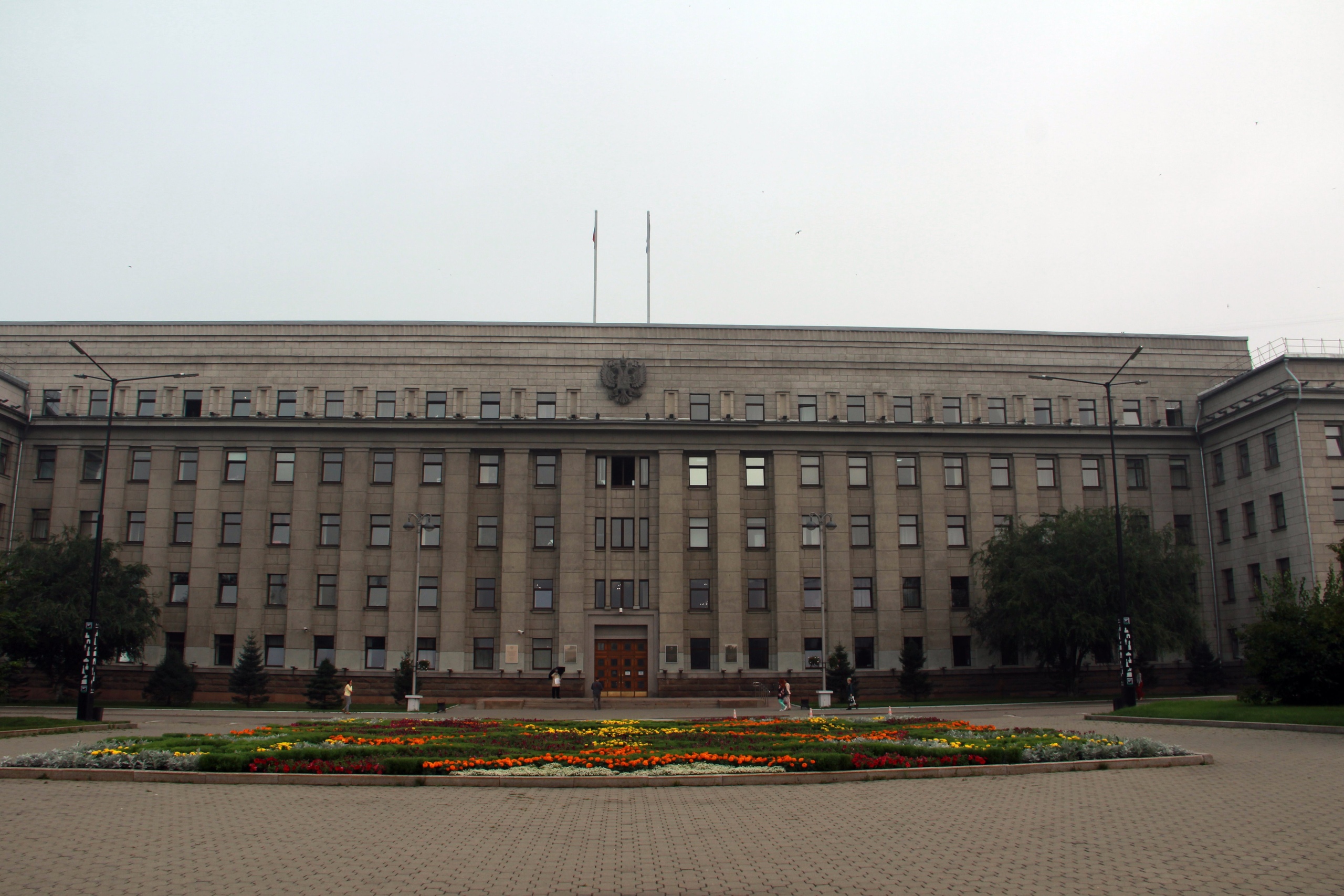 На всех административных зданиях Приангарья разместят копии Знамени Победы