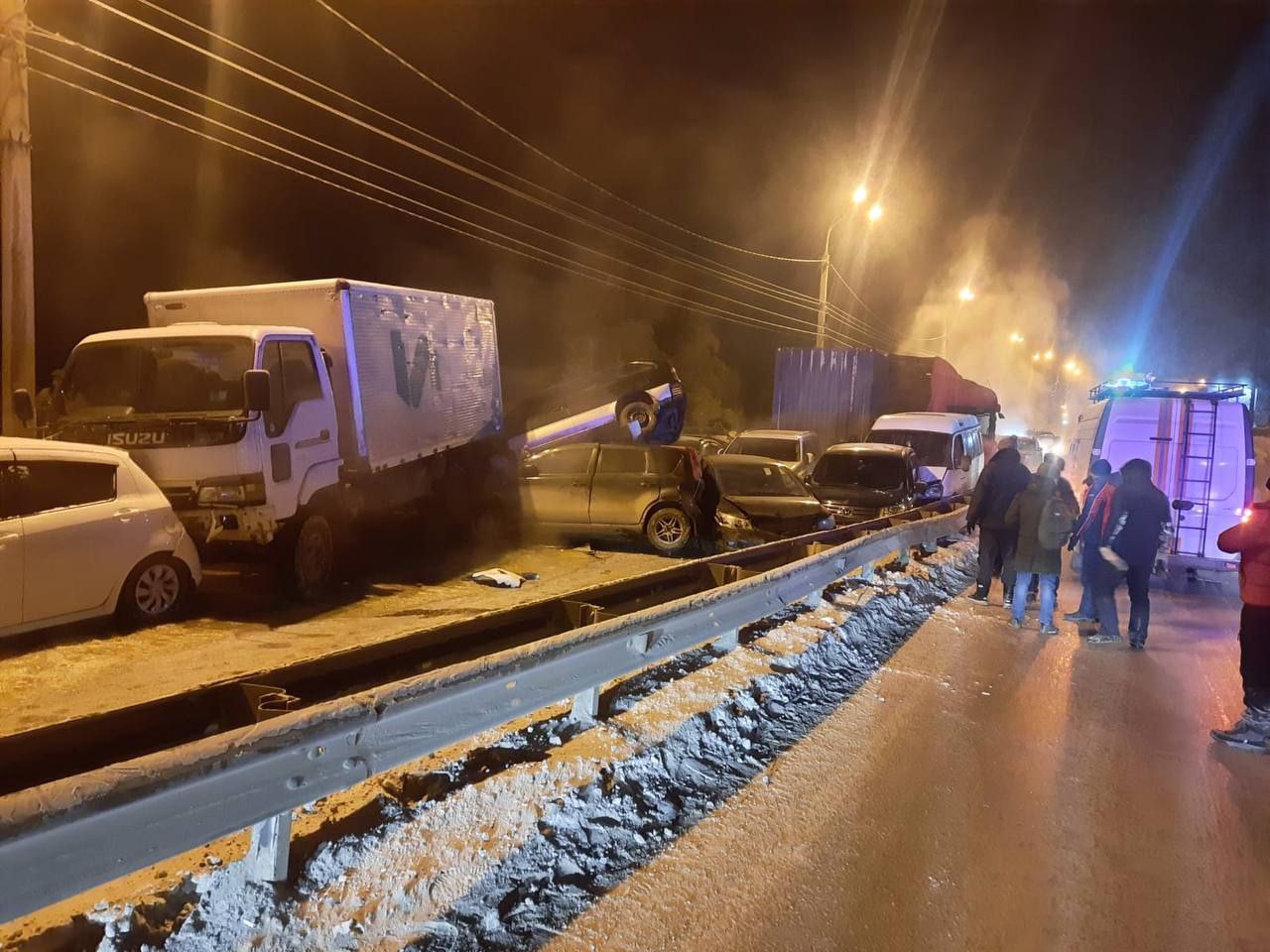 Не менее 15 машин столкнулись на Кайской горе в Иркутске