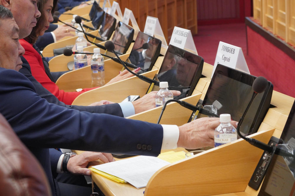 Новые законы по поддержке участников СВО приняли на сессии ЗС Иркутской области
