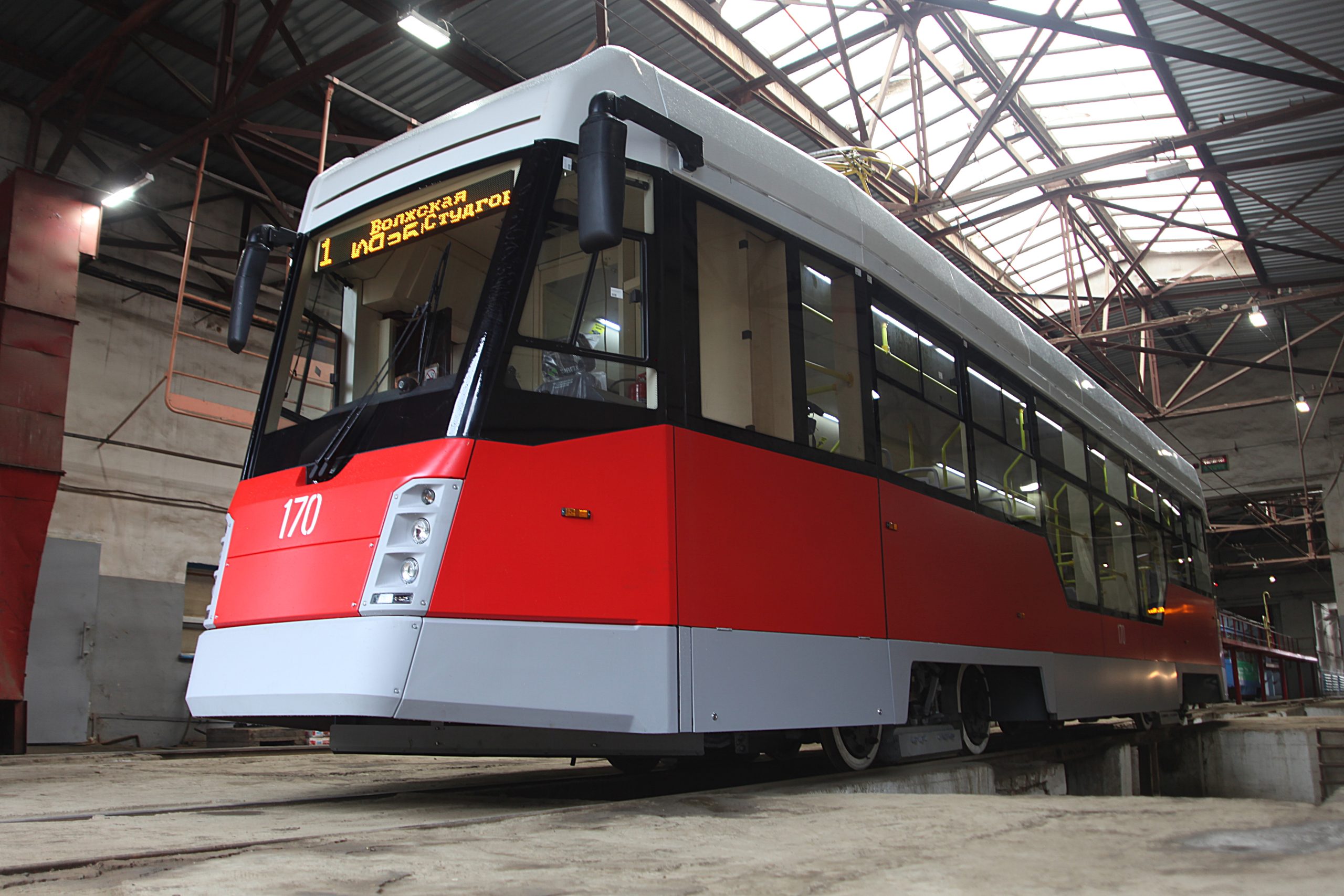 Новый трамвай готовят к выпуску на линии в Иркутске