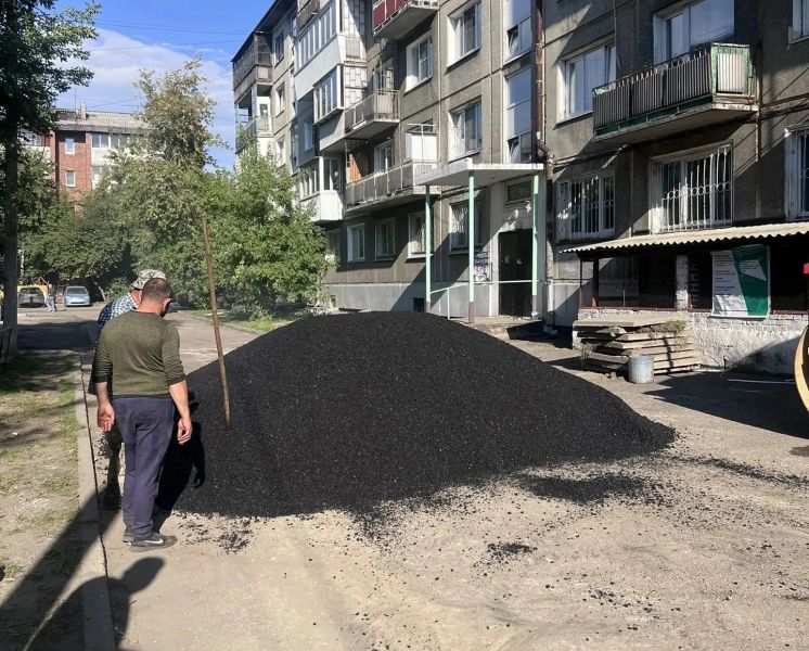 Благоустройство территорий активно идет в округах № 2 и 20 депутатов Думы Иркутска Виталия Матвийчука и Павла Безденежных