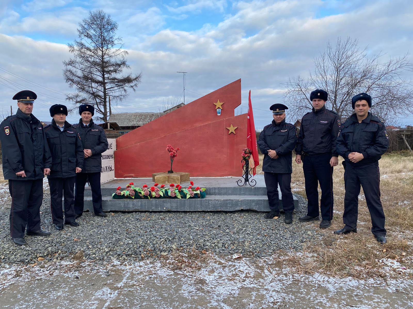 Обелиск, посвященный Победе, установили у отдела полиции в Братске — Иркутск  Сегодня