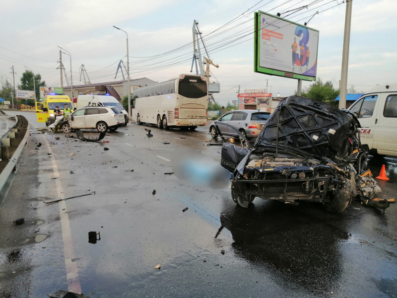 Один человек погиб и двое пострадали в ДТП в Иркутске утром 30 июня