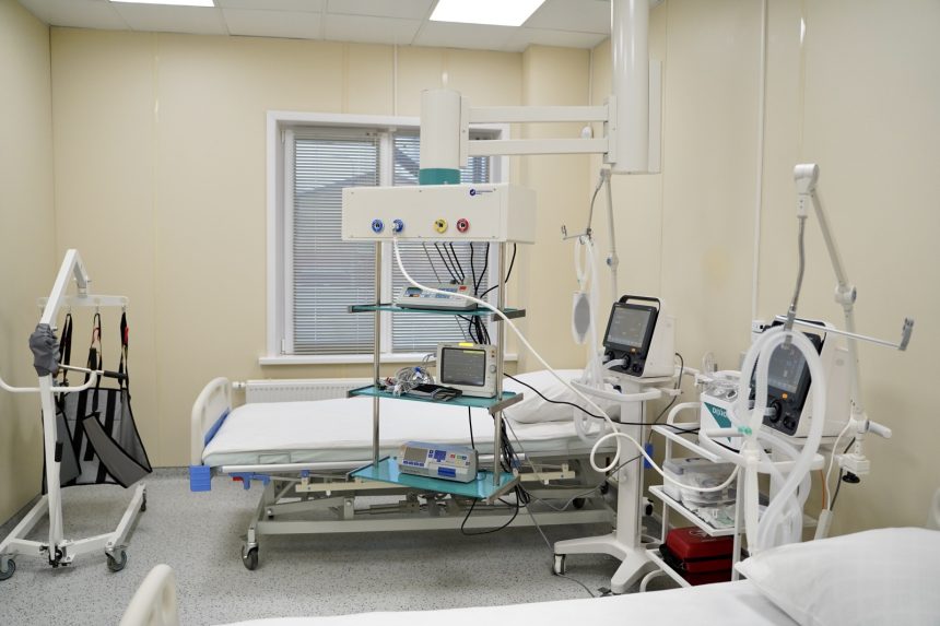 Около 600 единиц оборудования поступило в больницы Иркутской области в 2021 году