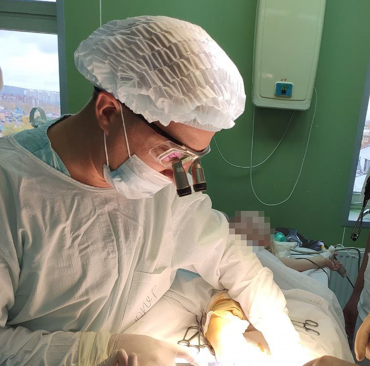 Операцию по удалению экзостоза у ребенка 2,5 лет провели врачи Ивано-Матренинской больницы